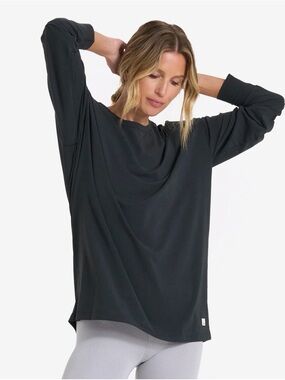 Vuori Long-Sleeve Feather Tee - organic cotton